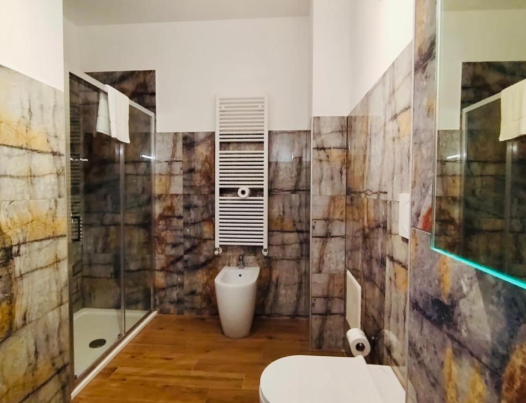 Hh Hermoso Housing Asti Esterno foto