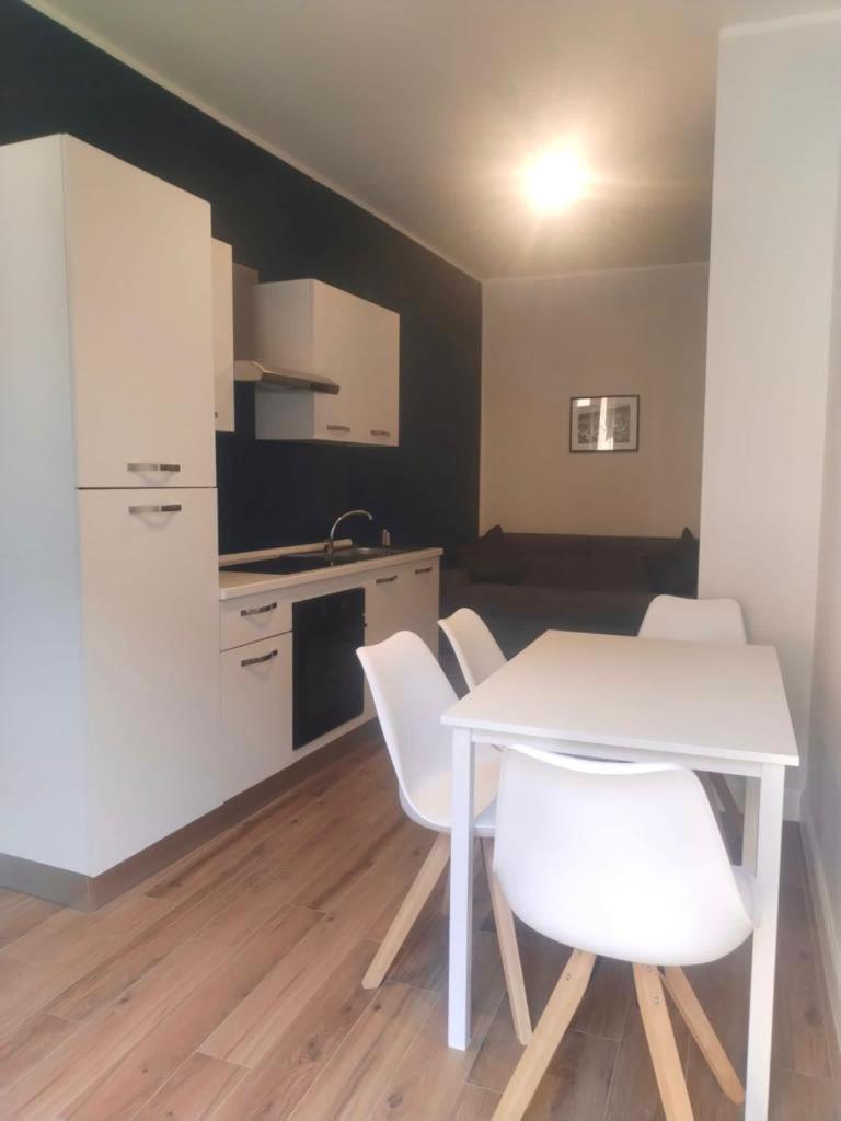 Hh Hermoso Housing Asti Esterno foto
